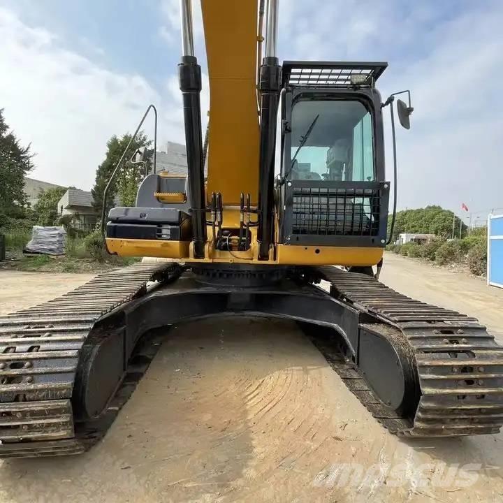 CAT 330D Roomikekskavaatorid