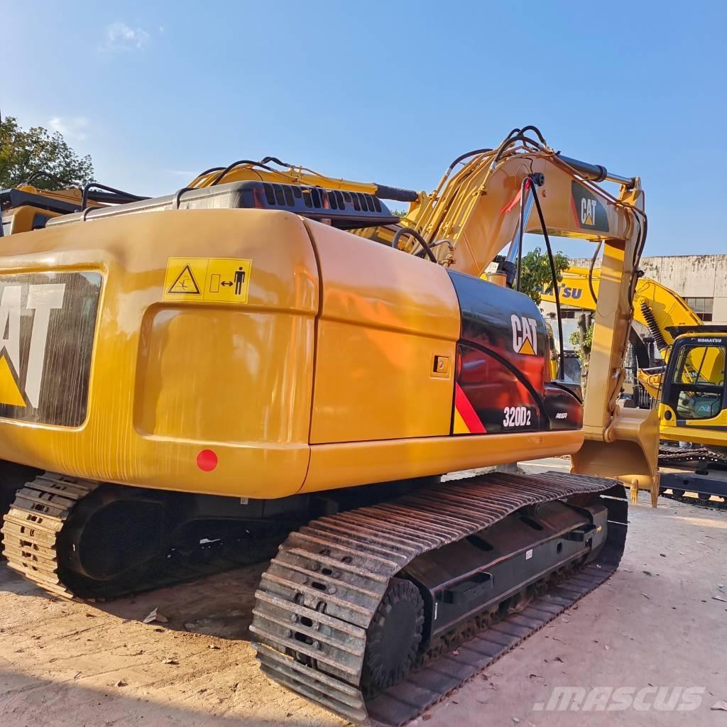 CAT 320 D Roomikekskavaatorid