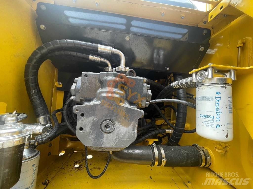 Komatsu PC 220 Roomikekskavaatorid