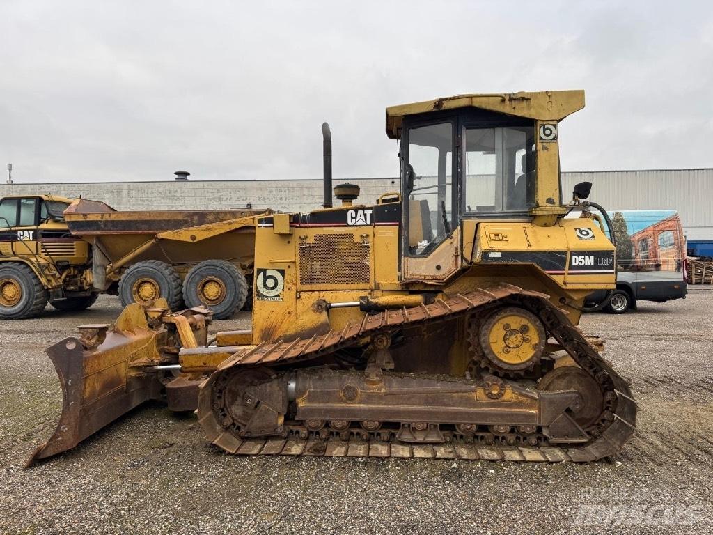 CAT D 5 M LGP Buldooserid