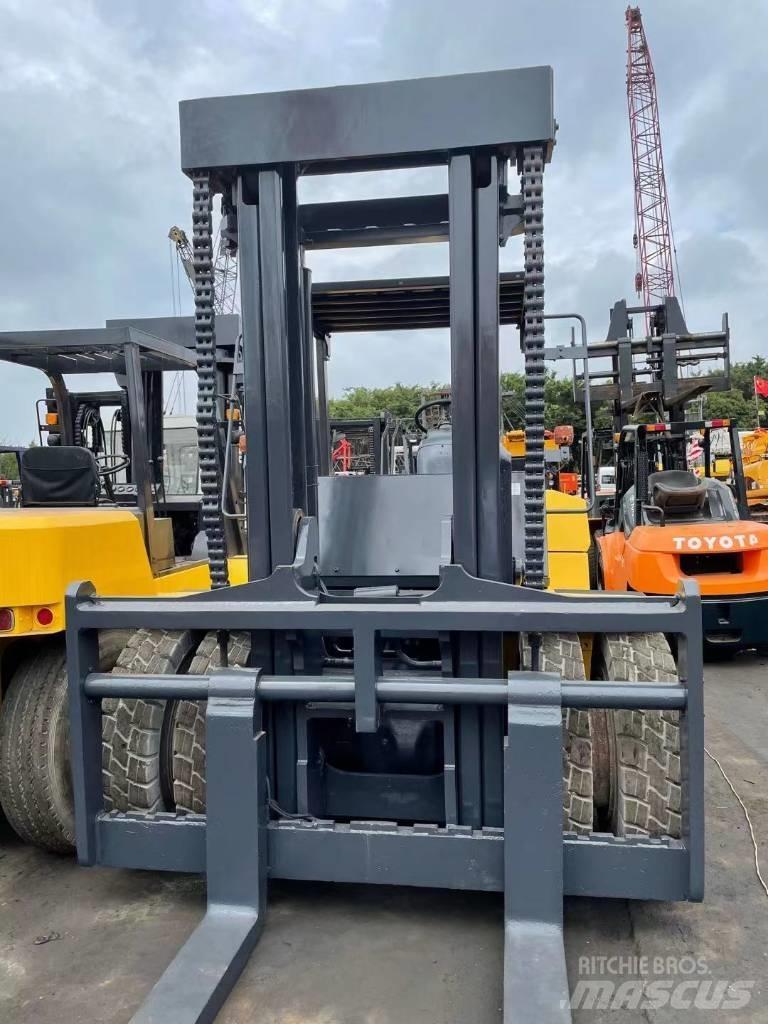 Komatsu 20 ton Diiseltõstukid