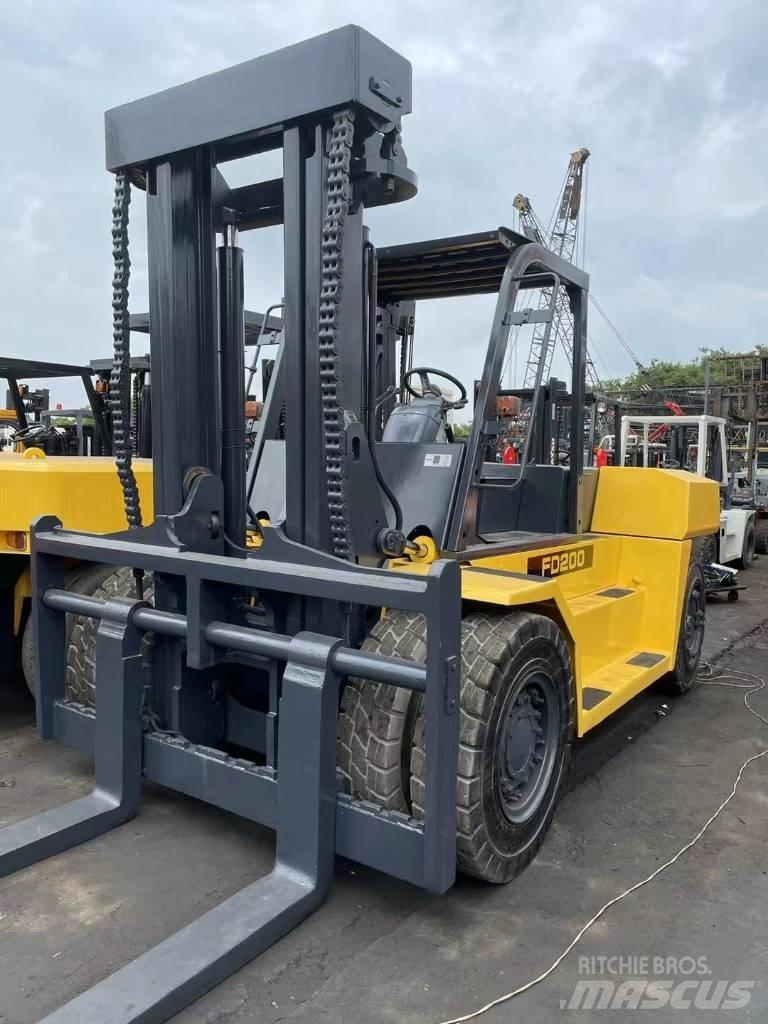 Komatsu 20 ton Diiseltõstukid