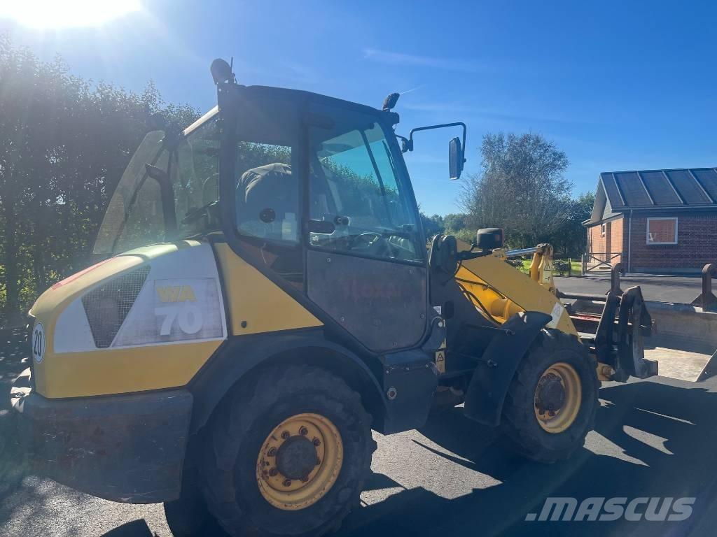 Komatsu WA 70-5 Väikelaadurid