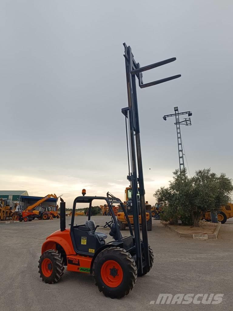 Ausa CH 250 X4 Maastikutõstukid