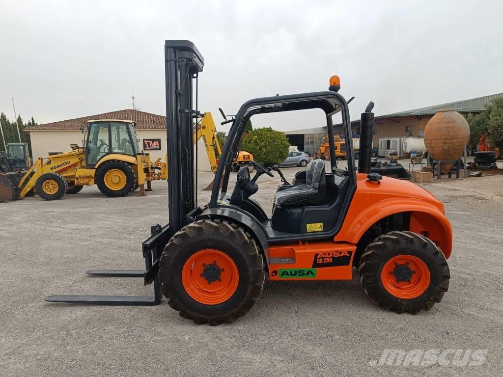 Ausa CH 250 X4 Maastikutõstukid