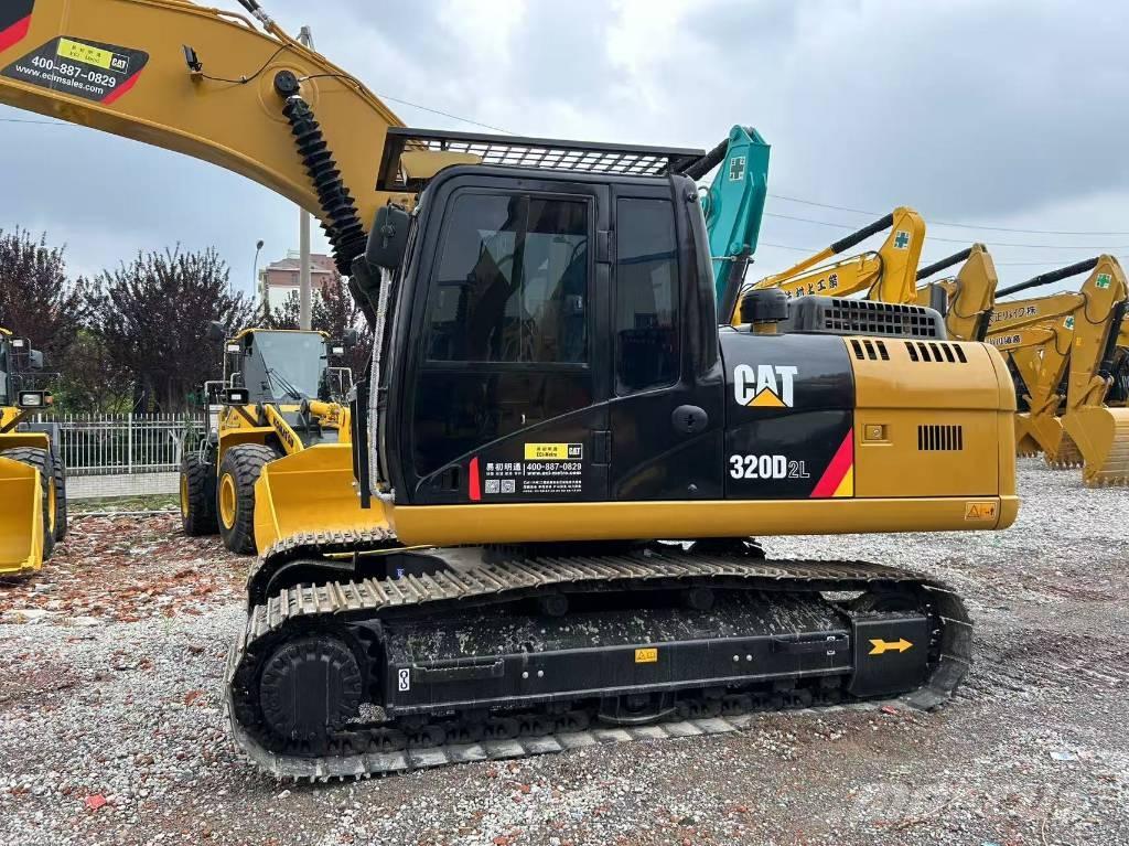 CAT 320D2L Roomikekskavaatorid