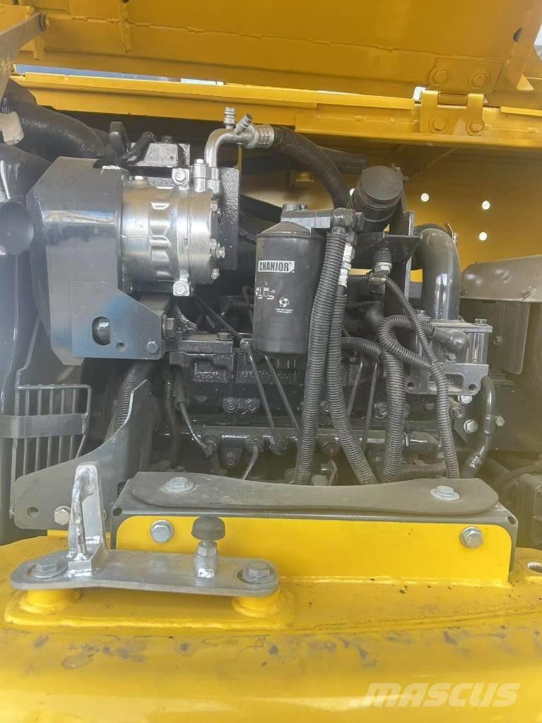 Komatsu PC 70 Roomikekskavaatorid