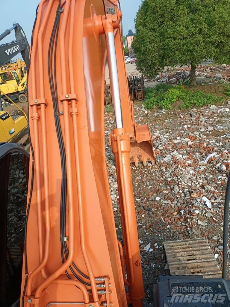 Hitachi ZX 250 LC Roomikekskavaatorid