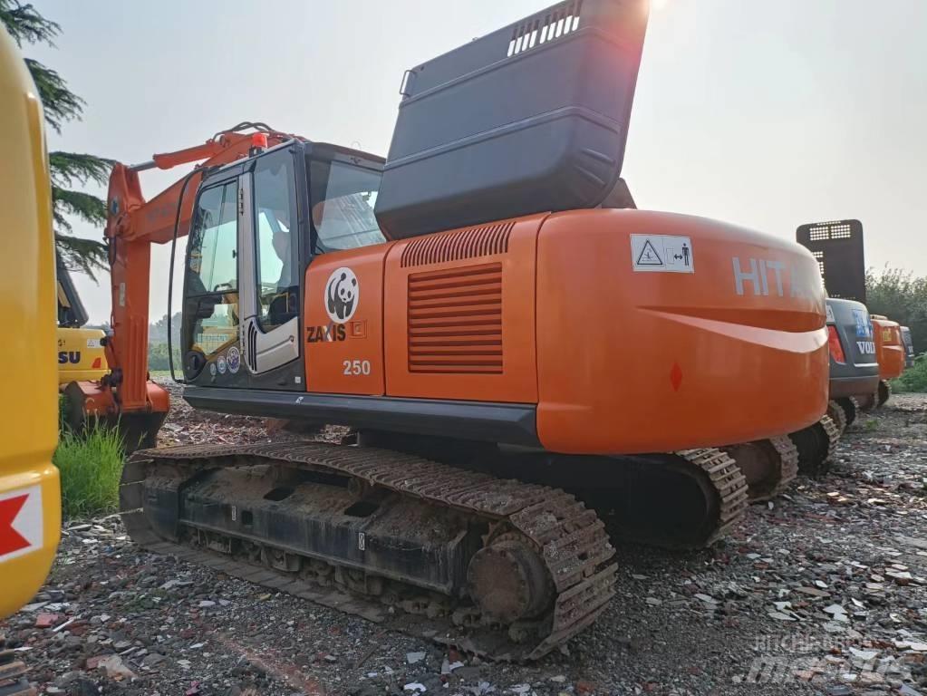 Hitachi ZX 250 LC Roomikekskavaatorid