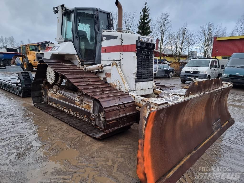 CAT D 6 N LGP Buldooserid
