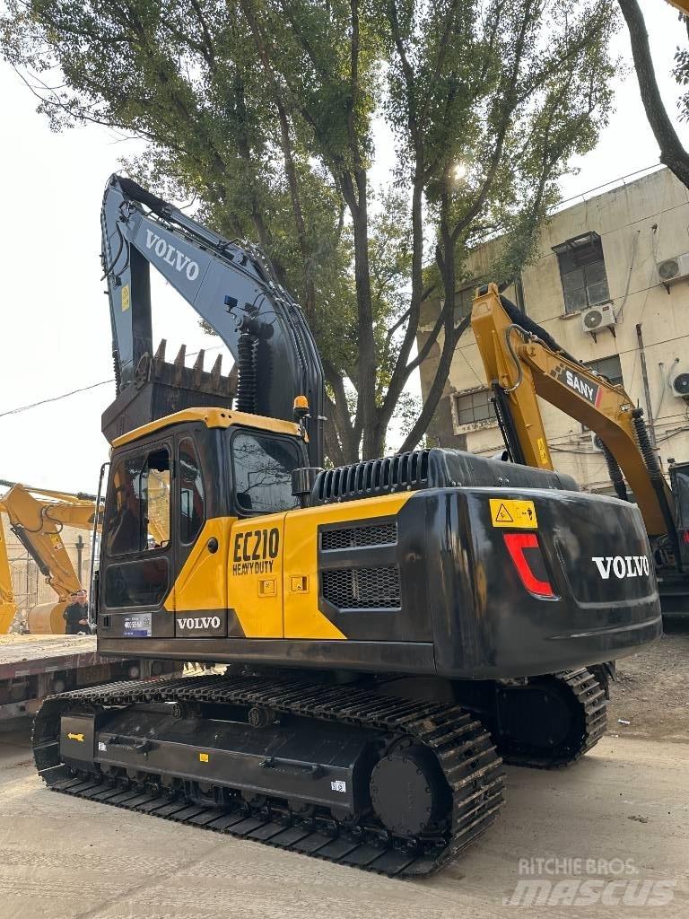 Volvo EC 210 Väikeekskavaatorid 7t-12t