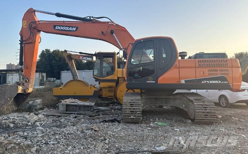 Doosan DX220 Roomikekskavaatorid