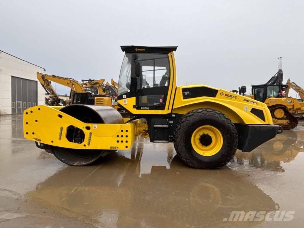 Bomag BW216D-5 Ühe trumliga rullid