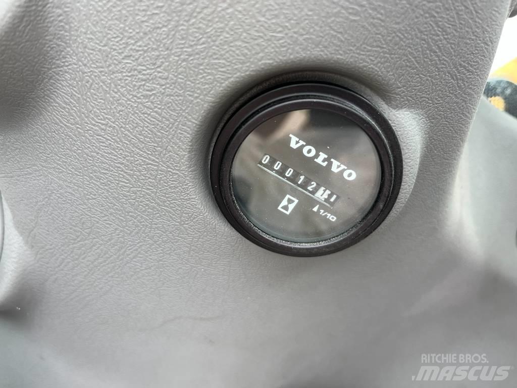Volvo EC 300 D L Roomikekskavaatorid
