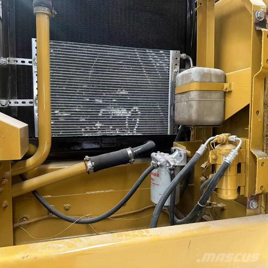 CAT 320B Roomikekskavaatorid