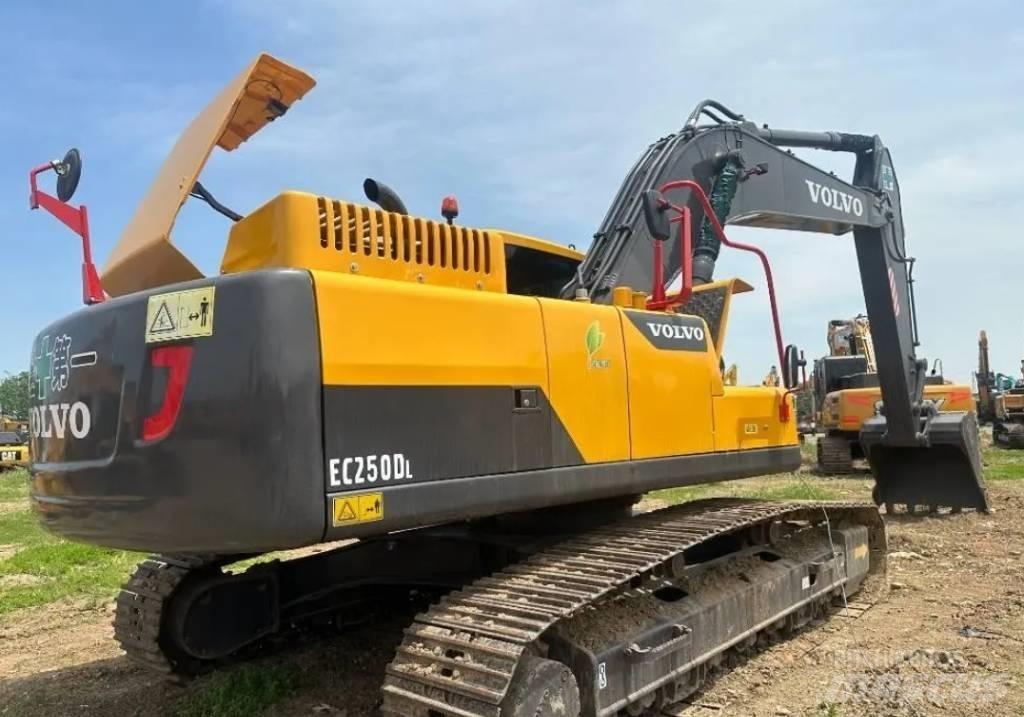 Volvo EC 250 D L Roomikekskavaatorid