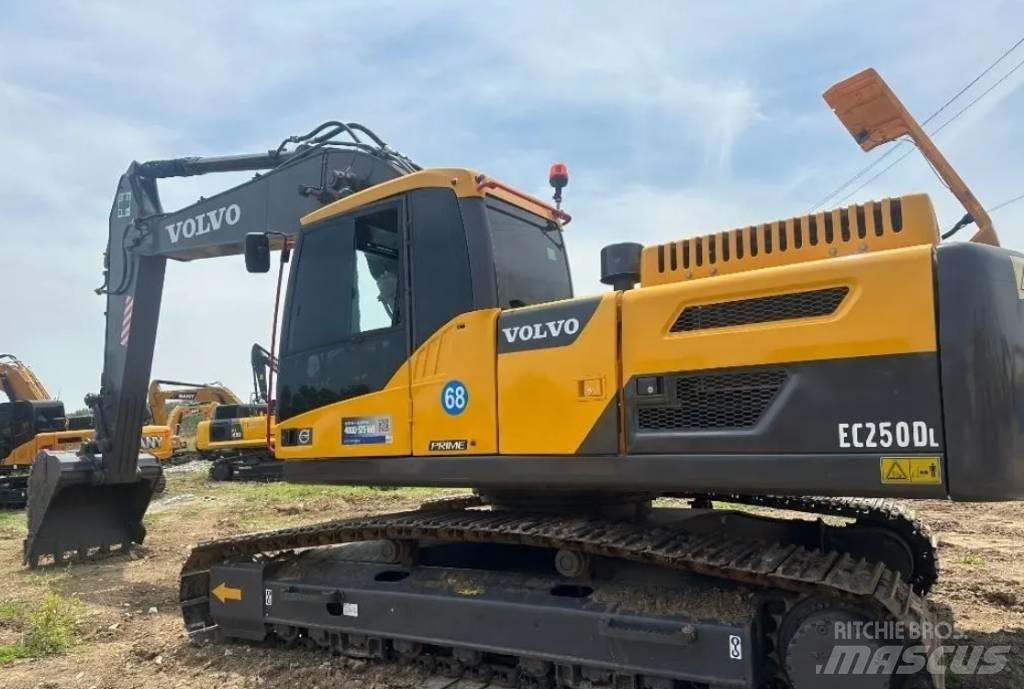 Volvo EC 250 D L Roomikekskavaatorid