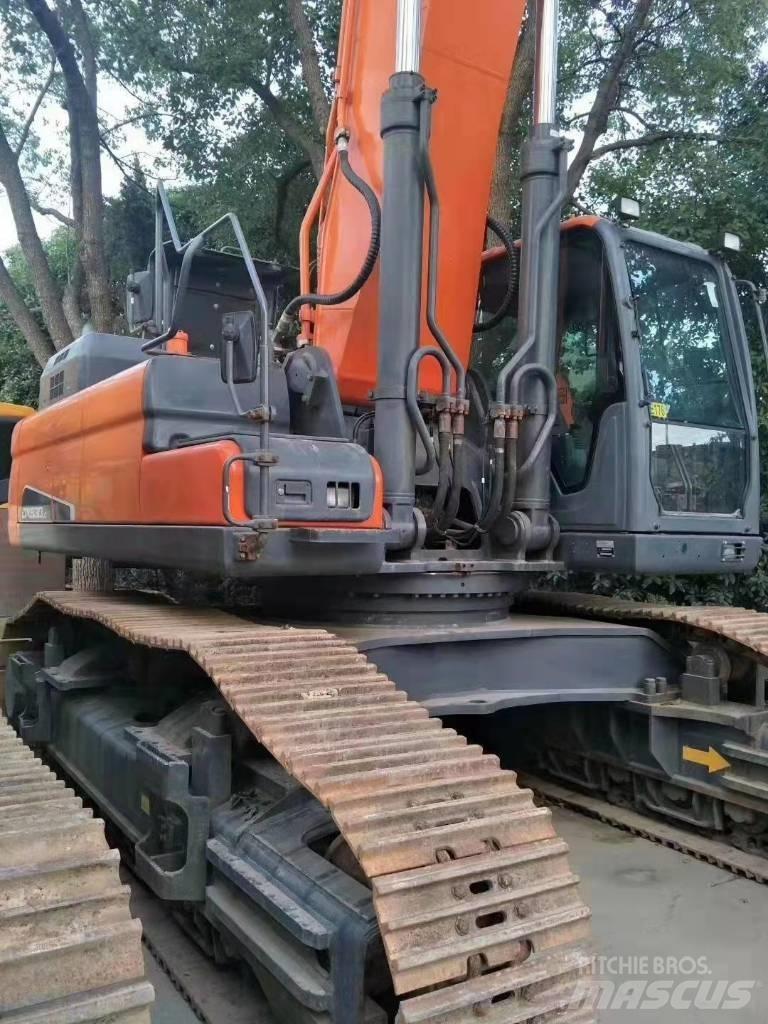 Doosan DX 530 Roomikekskavaatorid
