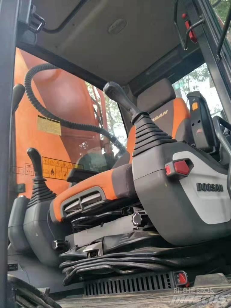 Doosan DX 530 Roomikekskavaatorid