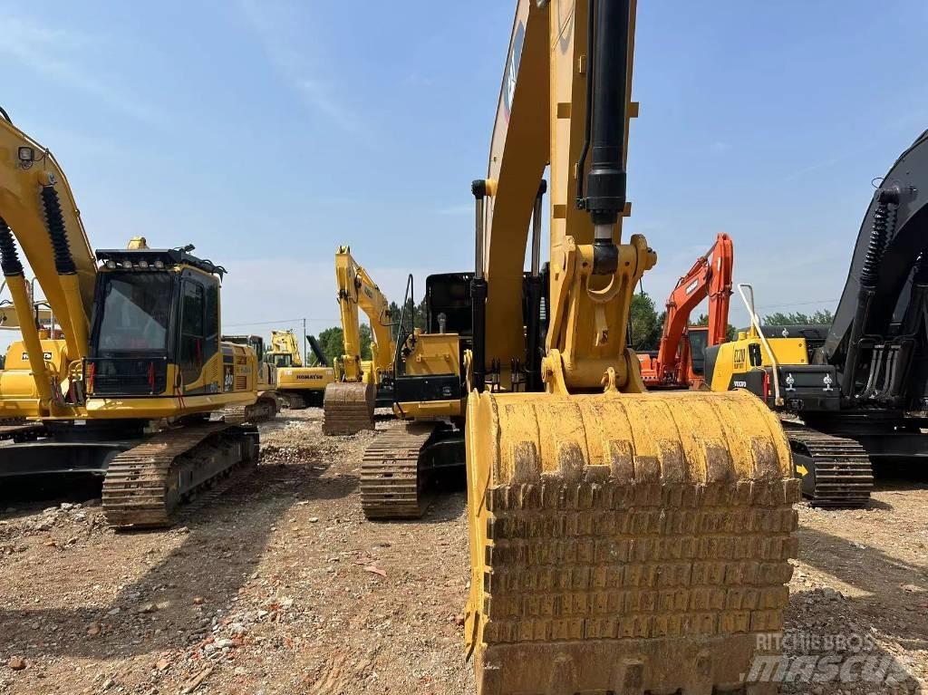 CAT 326D Roomikekskavaatorid