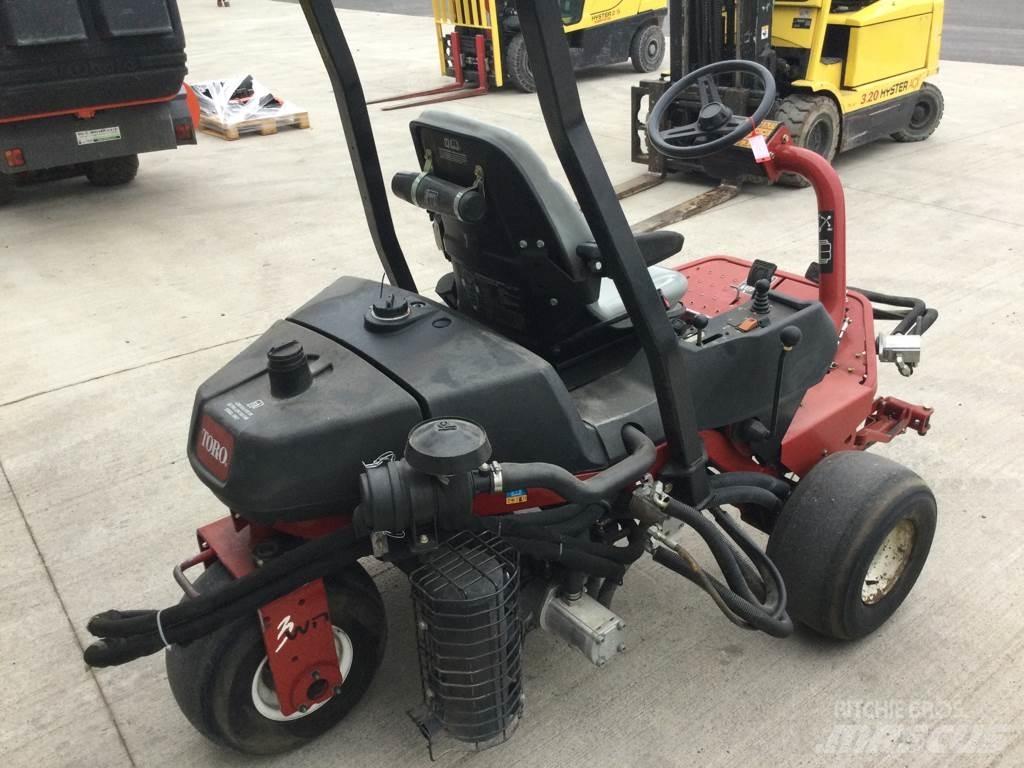 Toro 3250D Murutraktorid