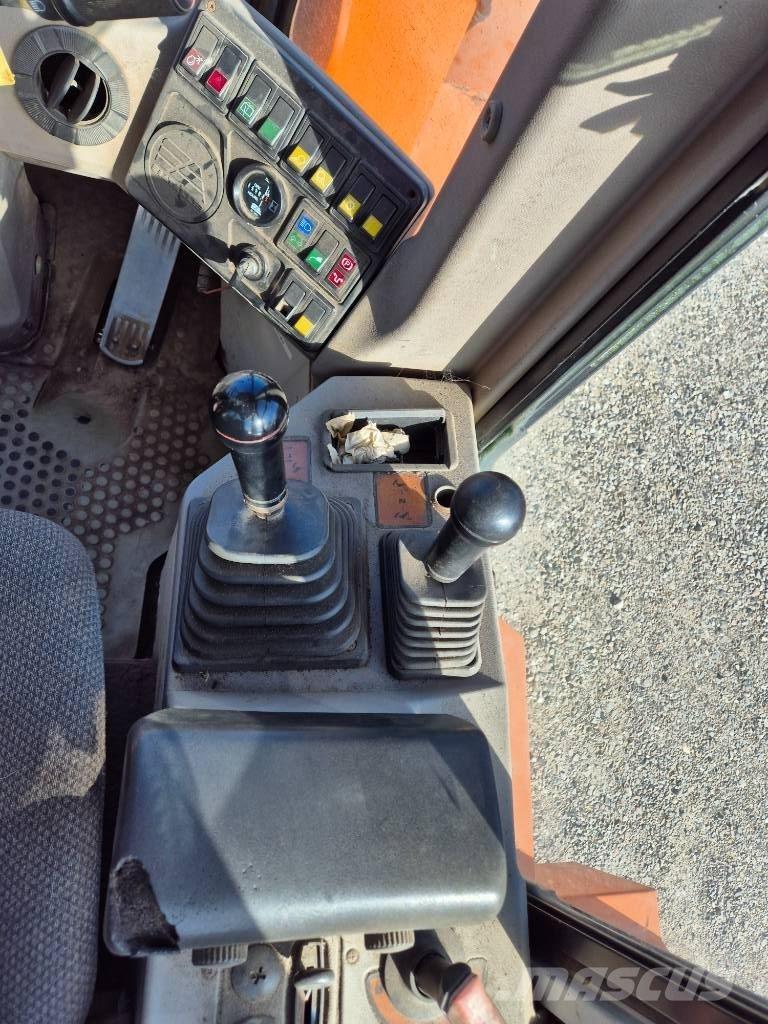 Hitachi FR 130 Rataslaadurid