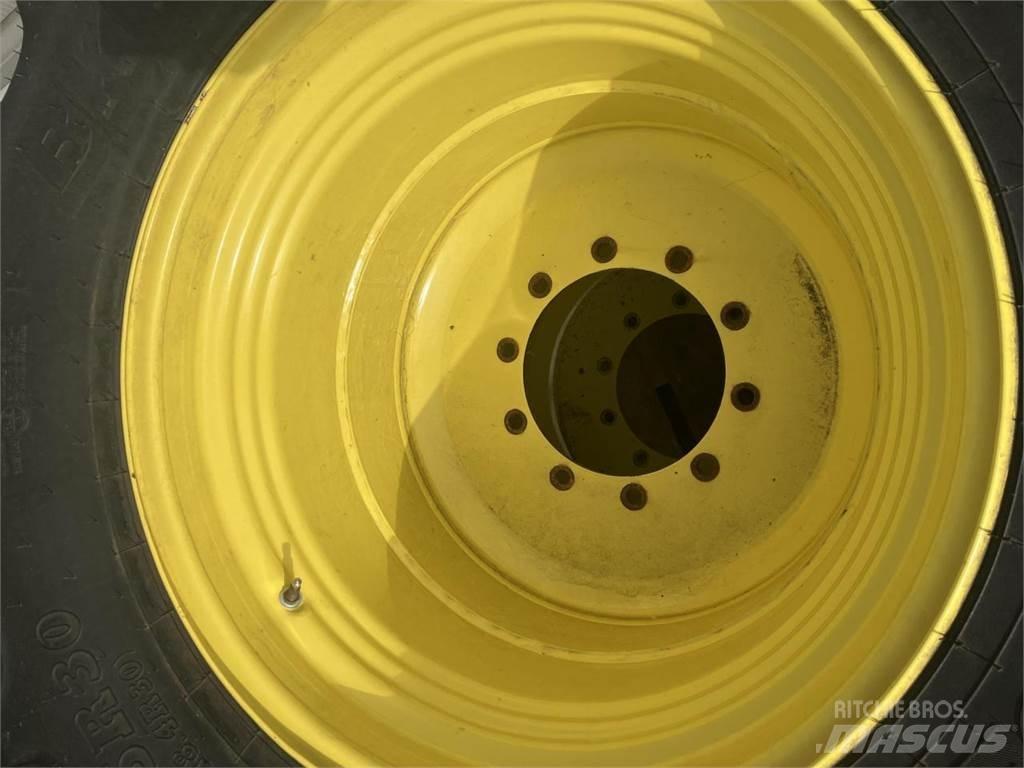 BKT 460/85R30 Rehvid, rattad ja veljed