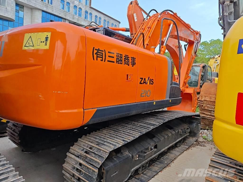 Hitachi ZX 210 Roomikekskavaatorid