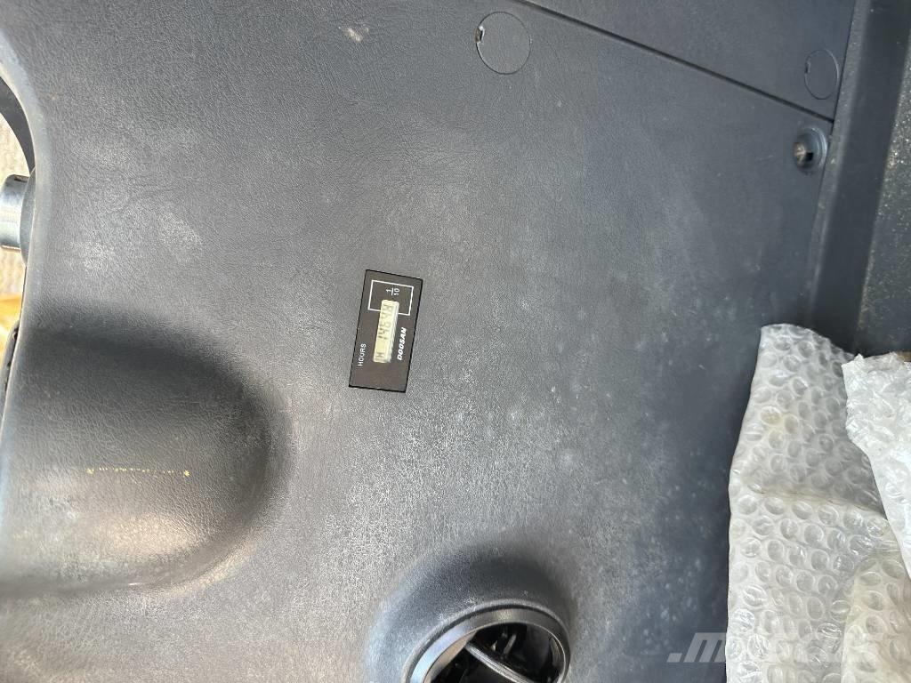 Hyundai R220LC-9S Roomikekskavaatorid