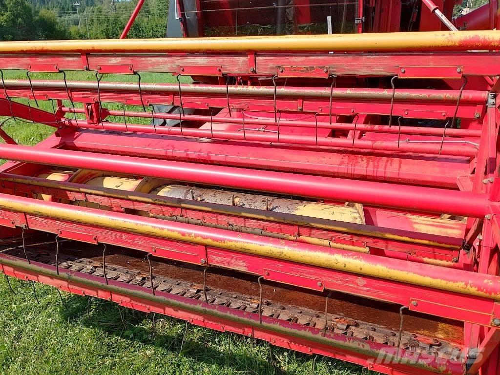 Massey Ferguson 16 Teraviljakombainid
