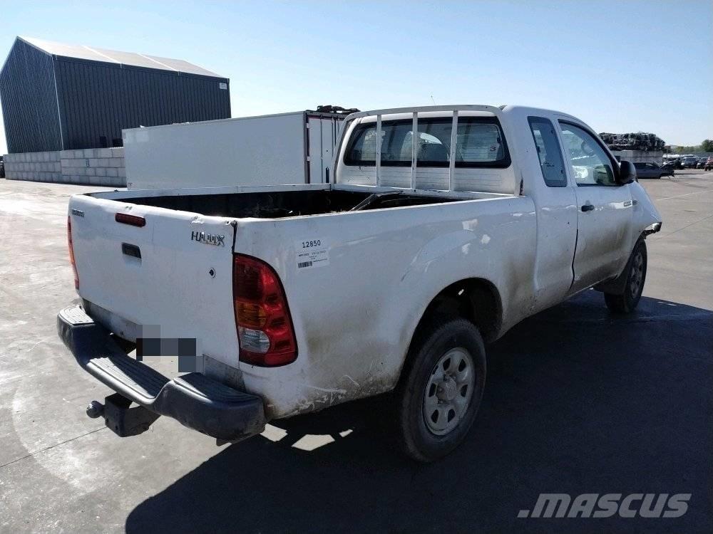Toyota Hilux 4 Madelkaubikud