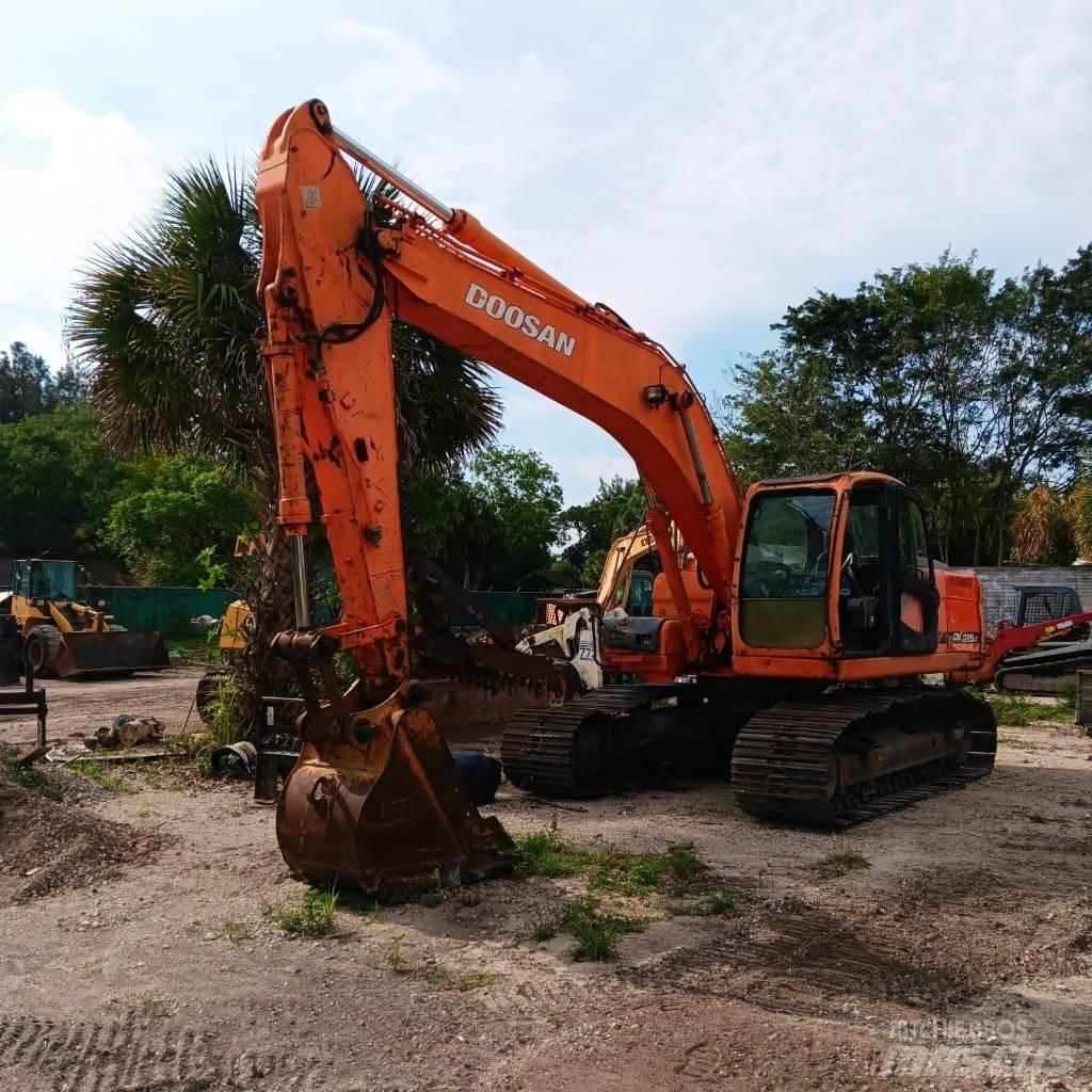 Doosan DX 225 LC Roomikekskavaatorid