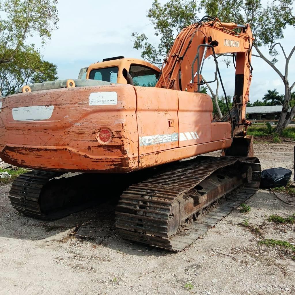 Doosan DX 225 LC Roomikekskavaatorid
