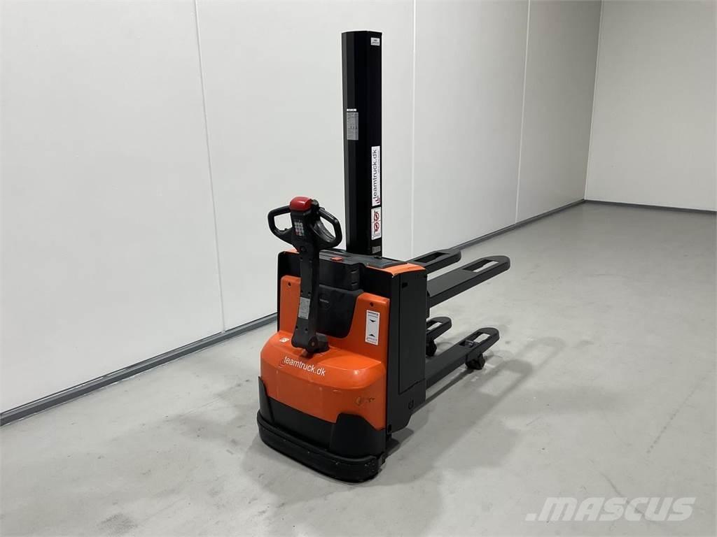 BT SWE080L Platvormiga virnastajad