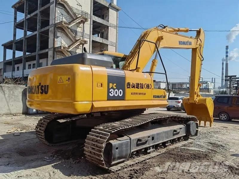 Komatsu PC 300 Roomikekskavaatorid