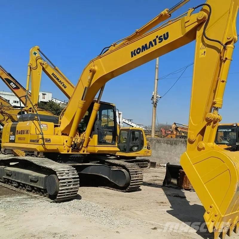 Komatsu PC 300 Roomikekskavaatorid