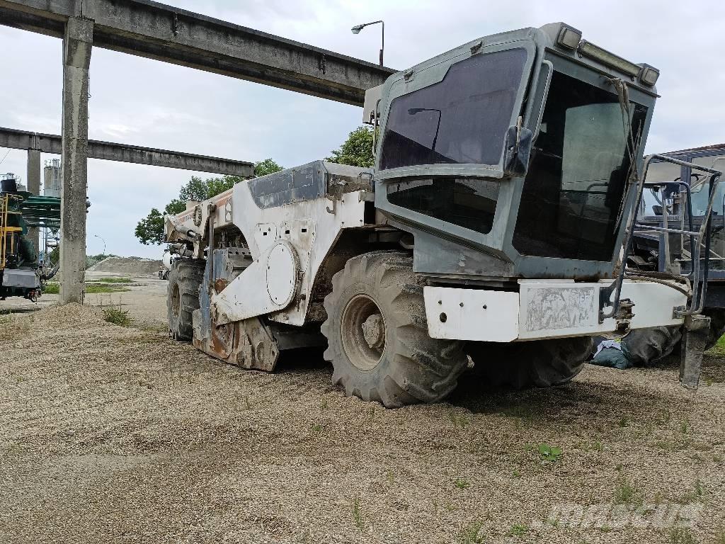 Wirtgen WR 2400 Asfaldi taaskasutuse masinad