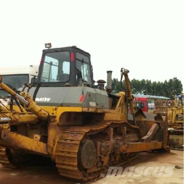 Komatsu d155a-3 Buldooserid
