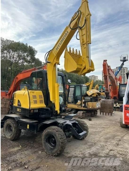 Hyundai 60W-7 Ratasekskavaatorid