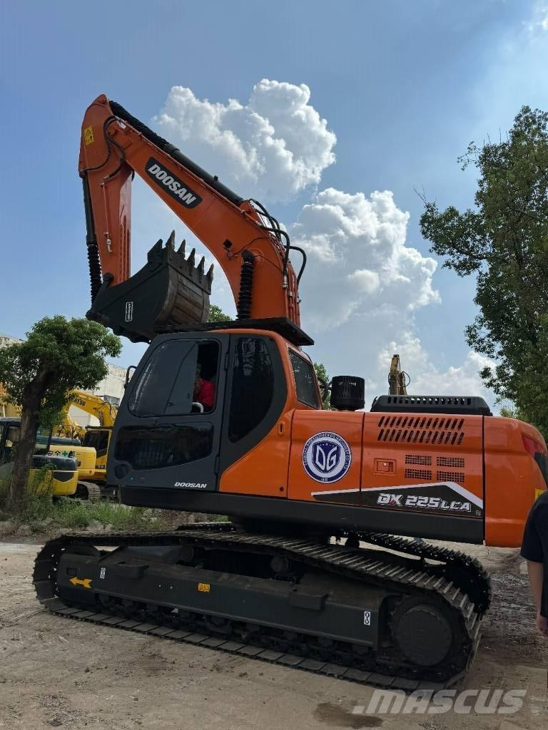 Doosan DX 225 LCA Väikeekskavaatorid 7t-12t