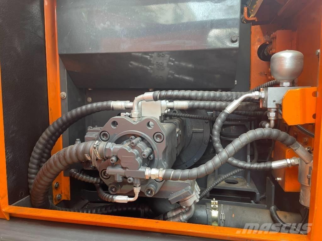 Doosan DX 225 LCA Väikeekskavaatorid 7t-12t