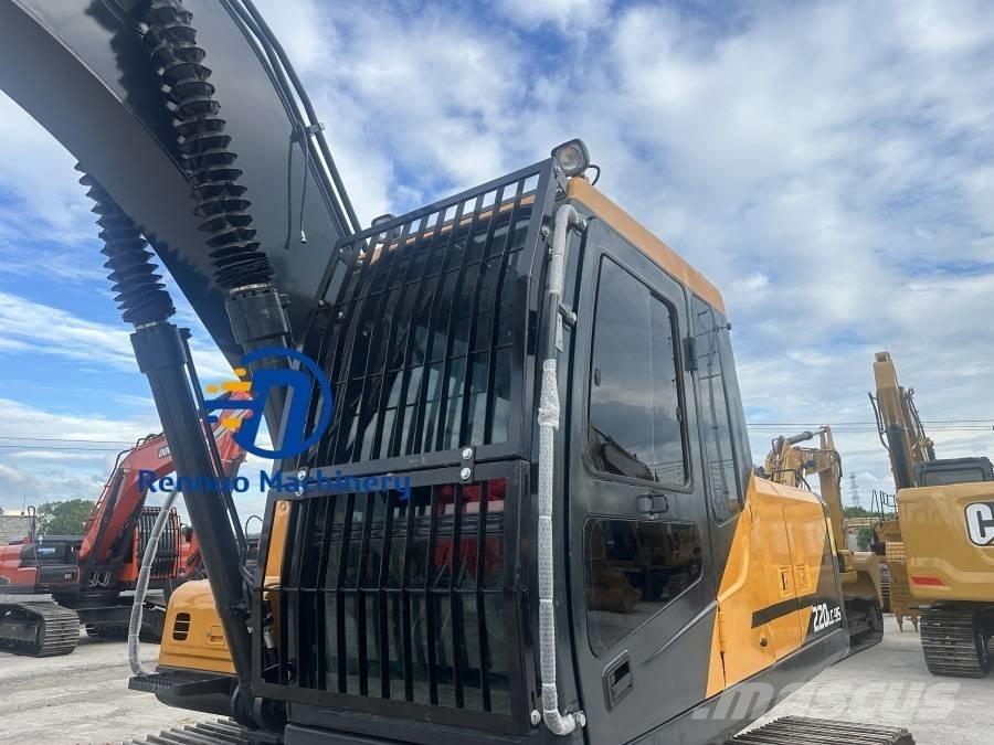 Hyundai R220LC-9S Roomikekskavaatorid