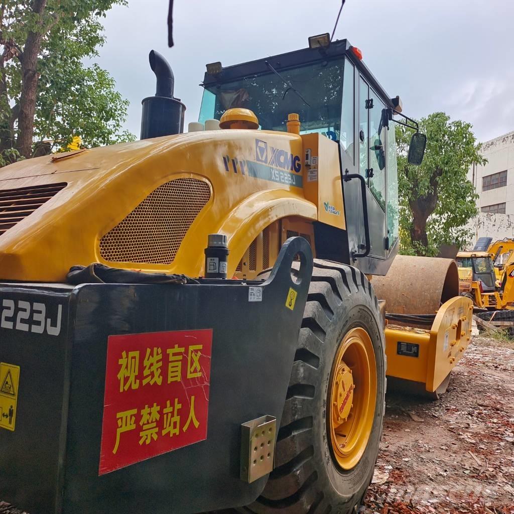 XCMG XS 223 J Ühe trumliga rullid