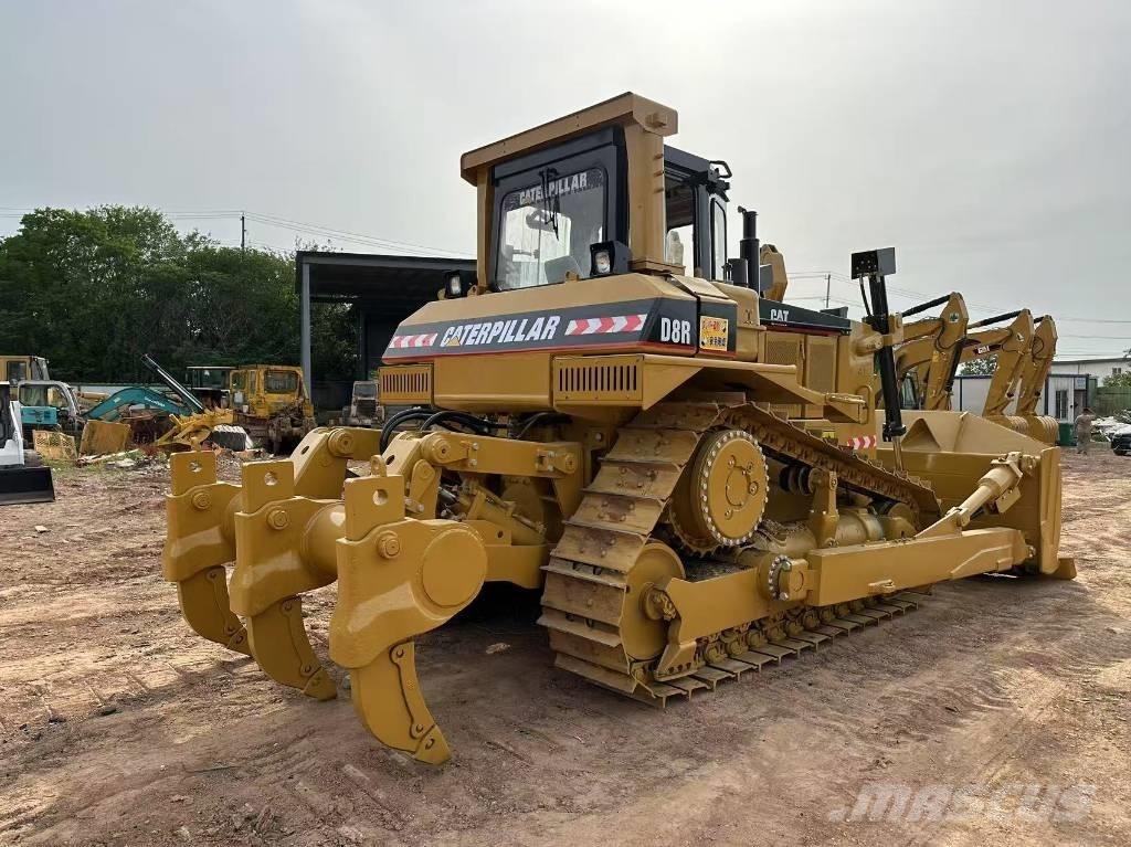 CAT D8R Buldooserid