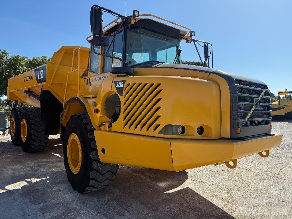 Volvo A25D Liigendraamiga pinnaseveokid