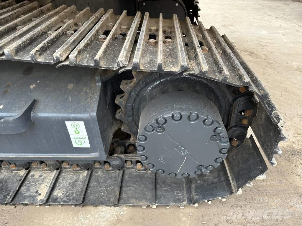 Komatsu PC200-8 Roomikekskavaatorid