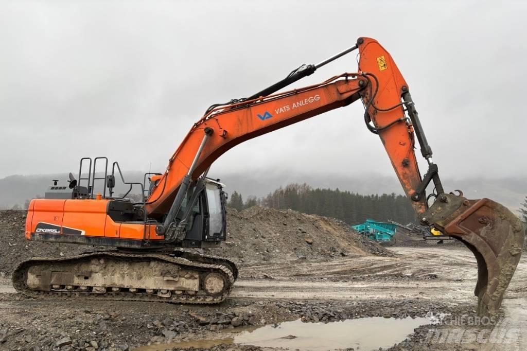 Doosan DX 255 LC-5 Roomikekskavaatorid