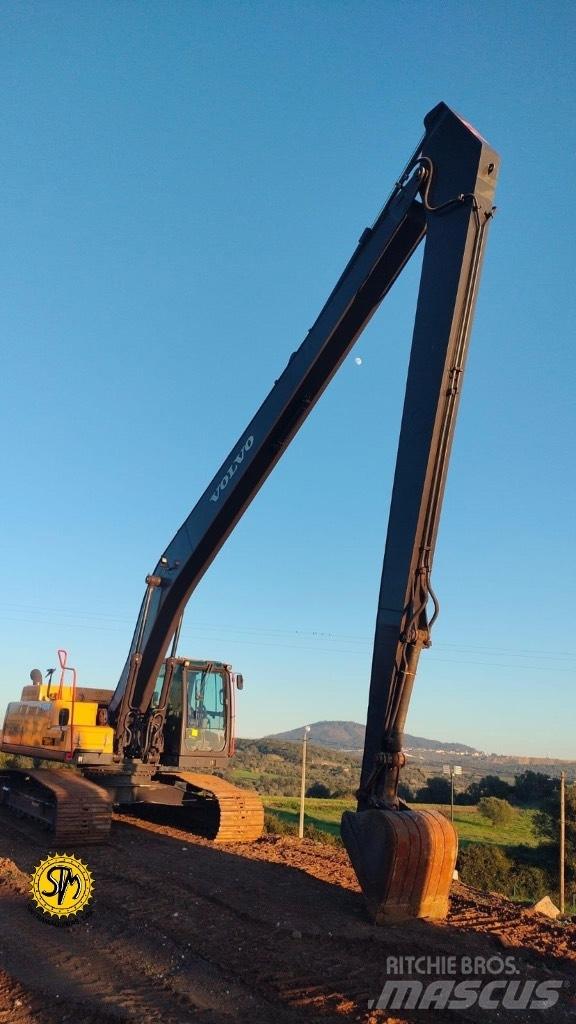 Volvo EC 250 D Roomikekskavaatorid