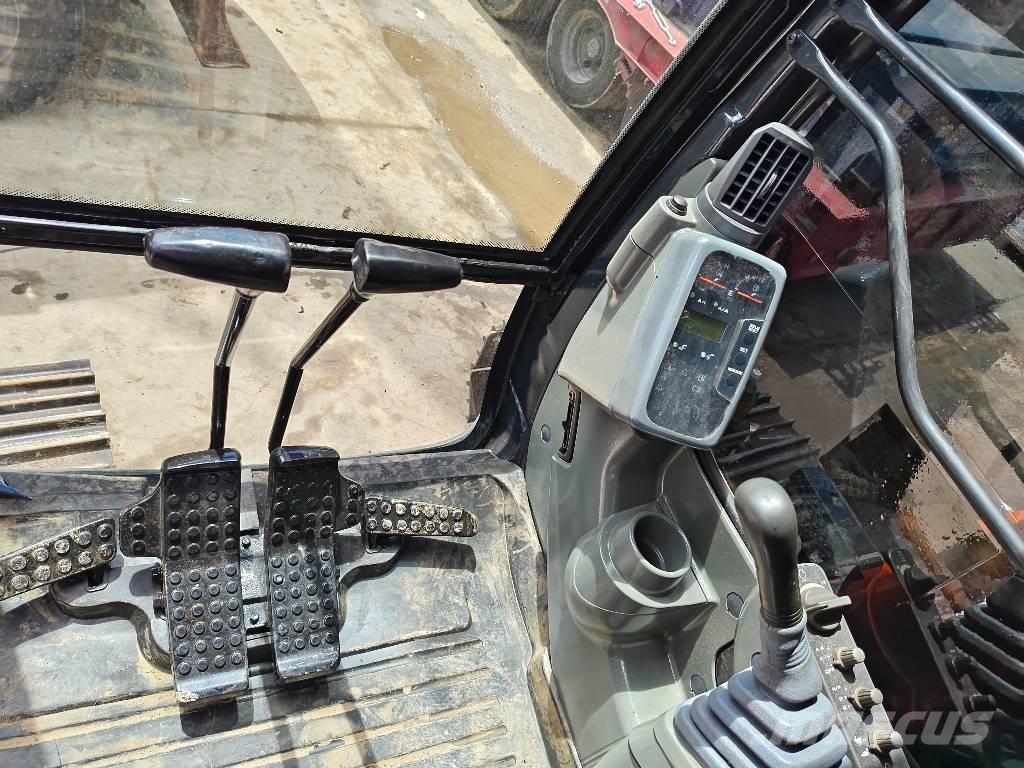 Hitachi ZX 130 LC Roomikekskavaatorid