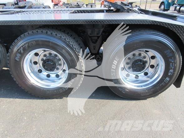 Kenworth W990 Muu
